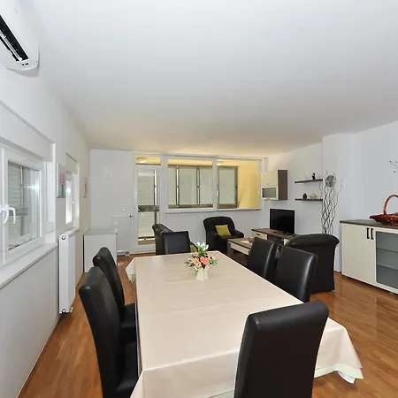 Apartment Ana